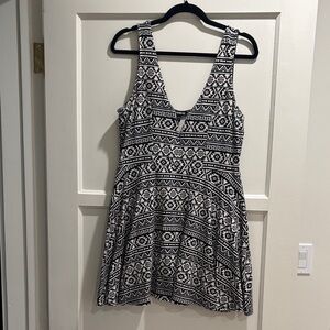 Express Monochrome Geometric Sleeveless Dress